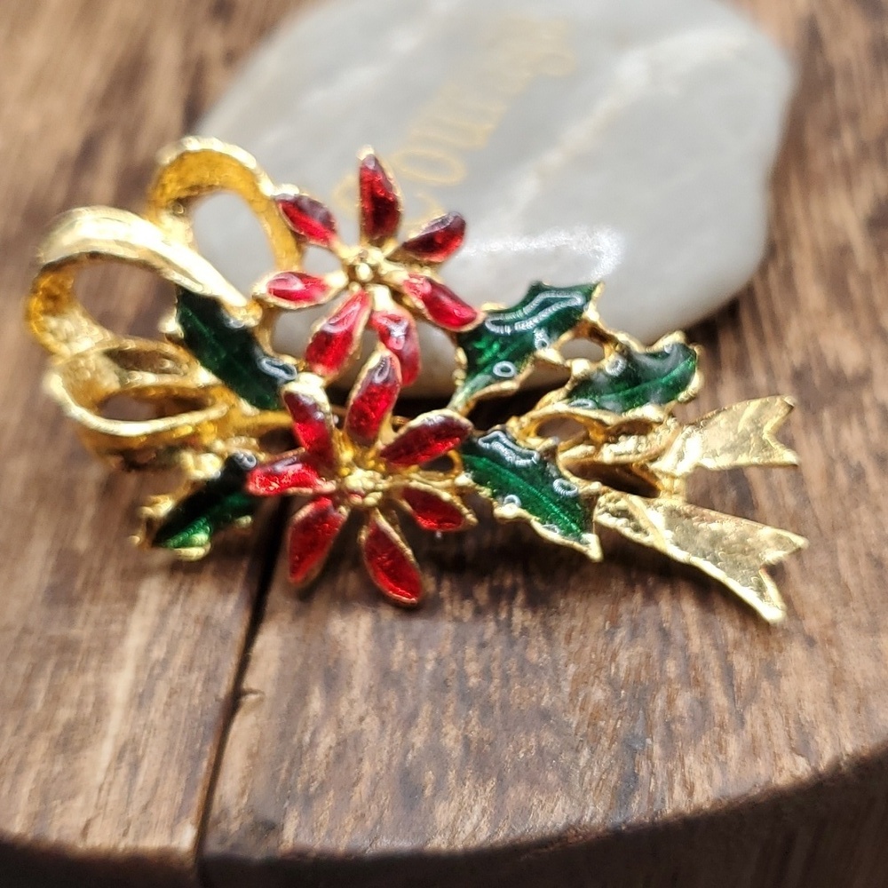 B703 seasonal flowers poinsetta bliss brooch